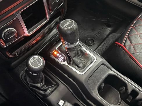 Used 2020 Jeep Wrangler Sport AWD/4WD image 24