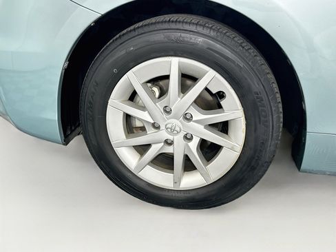 Used 2014 Toyota Prius V Three FWD image 11