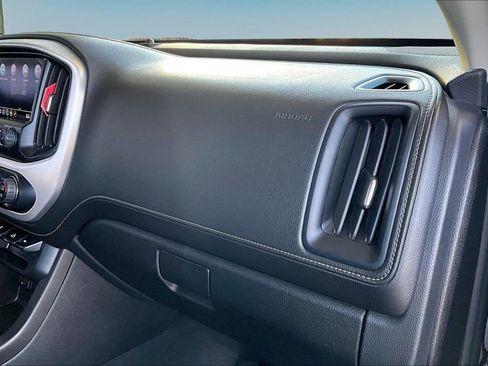 Used 2019 GMC Canyon SLE w/ SLE Convenience Package image 16