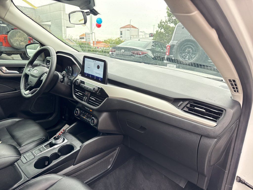 Certified 2021 Ford Escape SEL FWD image 31