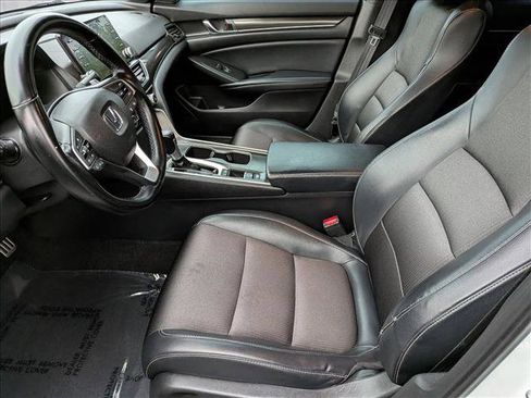 Used 2018 Honda Accord Sport image 16