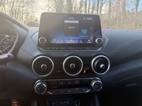 Used 2025 Nissan Sentra SV image 18