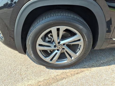 Used 2024 Volkswagen Atlas Cross Sport SEL R-Line AWD/4WD image 9