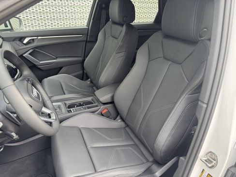 New 2025 Audi Q3 2.0T Premium image 9