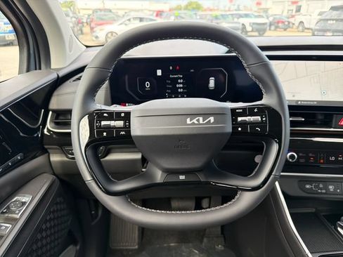 New 2027 Kia Carnival SX Prestige FWD image 10