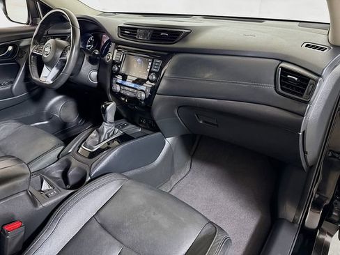 Used 2018 Nissan Rogue SL w/ Premium Package image 28