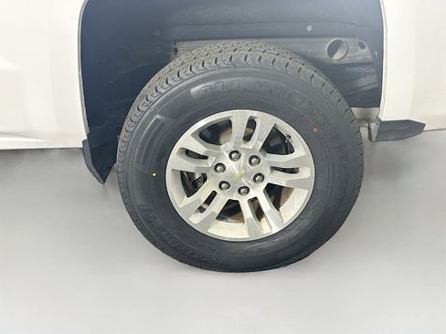 Used 2019 Chevrolet Silverado 1500 LT w/ All Star Edition AWD/4WD image 11