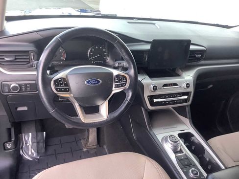 Used 2021 Ford Explorer XLT w/ Class III Trailer Tow Package image 10
