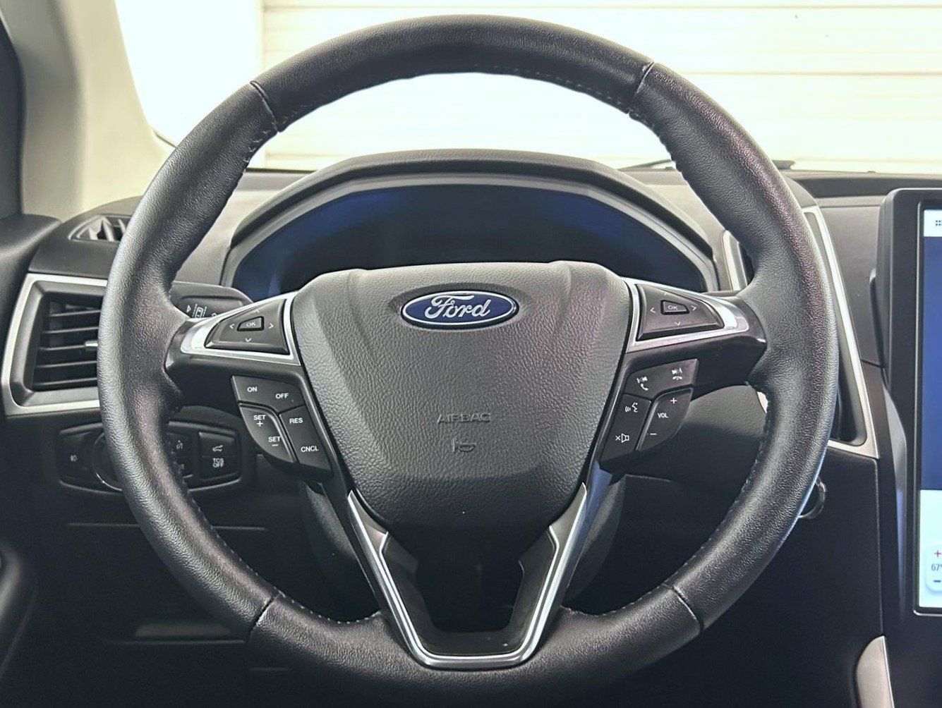Used 2024 Ford Edge SEL w/ Convenience Package AWD/4WD image 11
