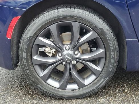 Used 2020 Chrysler Pacifica Limited image 6