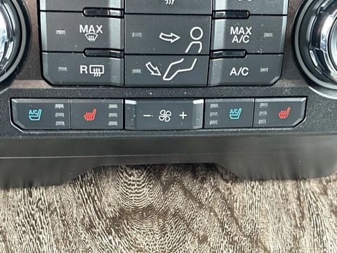 Used 2019 Ford F350 Lariat w/ Lariat Ultimate Package AWD/4WD image 32