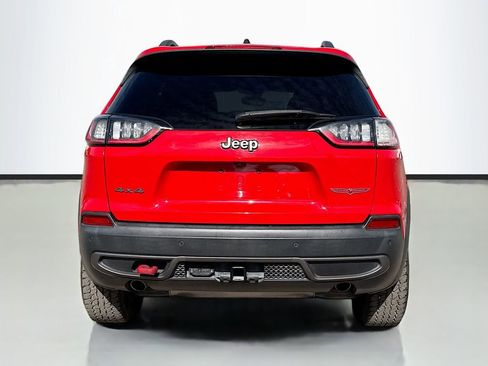 Used 2019 Jeep Cherokee Trailhawk image 4
