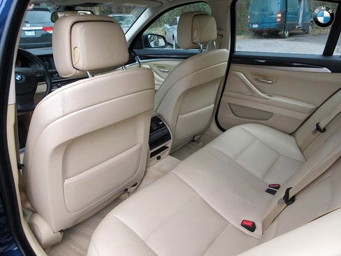 Used 2011 BMW 528i Sedan image 17