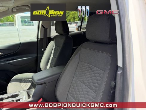 Used 2018 Chevrolet Equinox LT AWD/4WD image 2