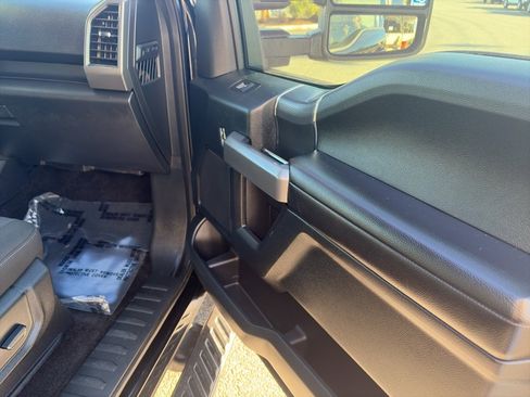 Used 2018 Ford F150 XLT w/ Equipment Group 302A Luxury image 26