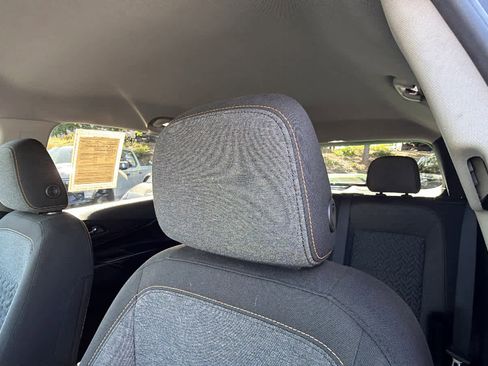 Used 2022 Chevrolet Equinox LT FWD image 11