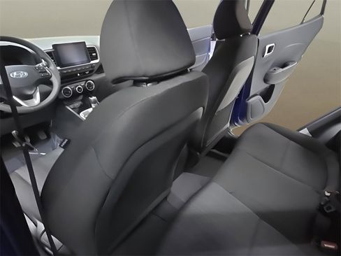 New 2026 Hyundai Venue SE image 14