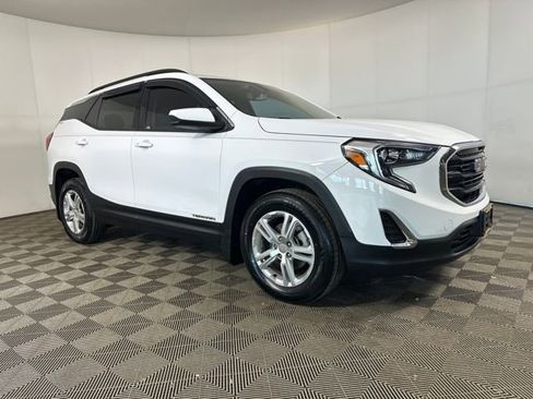 Used 2019 GMC Terrain SLE w/ Driver Convenience Package image 2