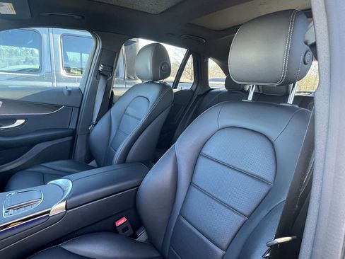 Used 2021 Mercedes-Benz GLC 300 4MATIC image 16