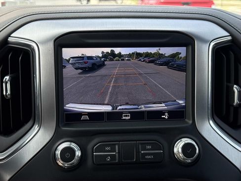 Used 2022 GMC Sierra 1500 SLT w/ SLT Premium Package AWD/4WD image 10