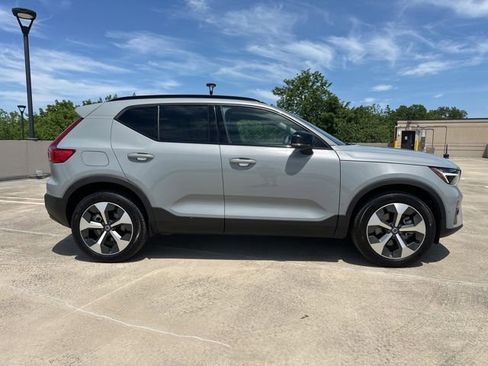 Certified 2026 Volvo XC40 B5 Plus AWD/4WD image 10