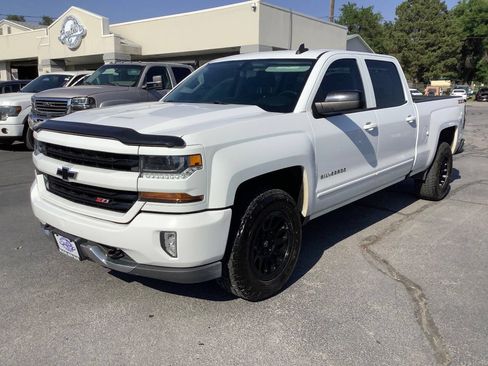 Used 2018 Chevrolet Silverado 1500 LT w/ All Star Edition AWD/4WD image 3