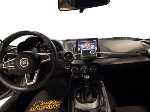 Used 2017 FIAT 124 Spider Classica RWD image 33