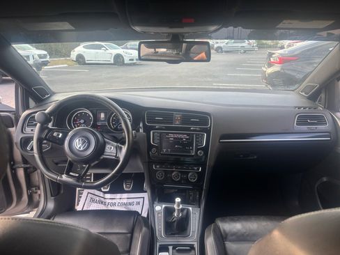 Used 2016 Volkswagen Golf 4-Door image 5