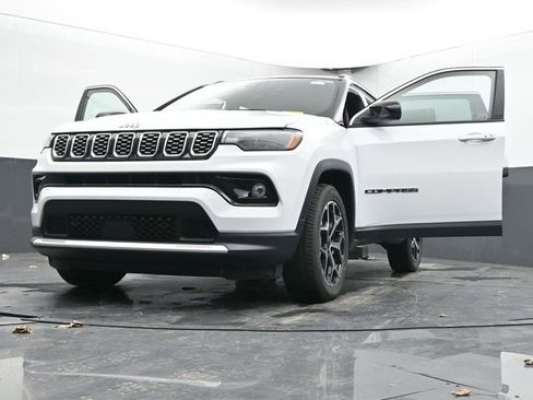 Used 2025 Jeep Compass Limited image 69