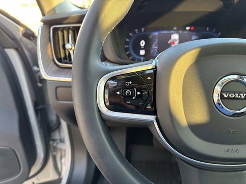 Used 2023 Volvo XC60 B5 Ultimate w/ Protection Package Premier image 23