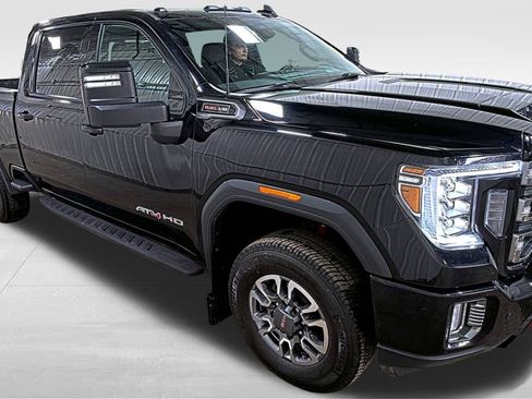 Used 2021 GMC Sierra 2500 AT4 w/ AT4 Preferred Package image 3