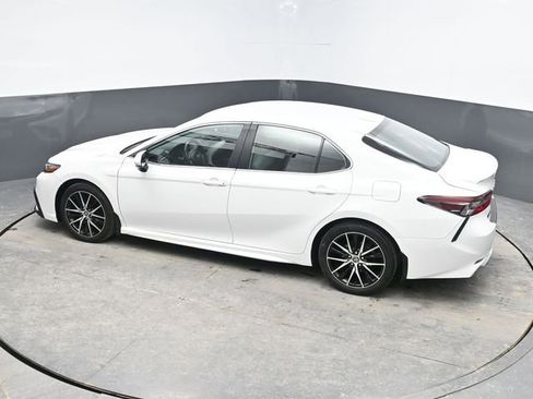 Used 2022 Toyota Camry SE image 21