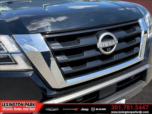 Used 2021 Nissan Armada Platinum w/ Captain's Chairs Package AWD/4WD image 33
