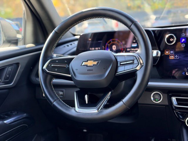 Used 2026 Chevrolet Traverse LT w/ Sun and Wheel Package FWD image 21