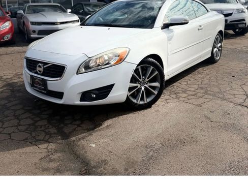 Used 2011 Volvo C70 T5 image 2