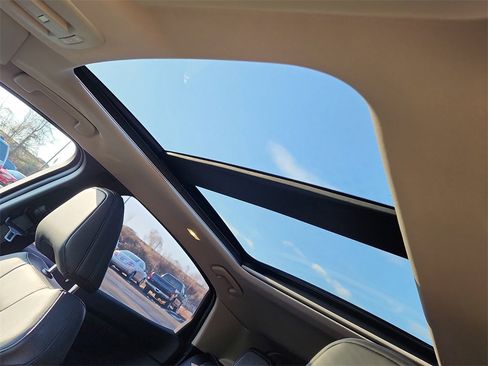 Used 2023 Nissan Ariya FWD image 14