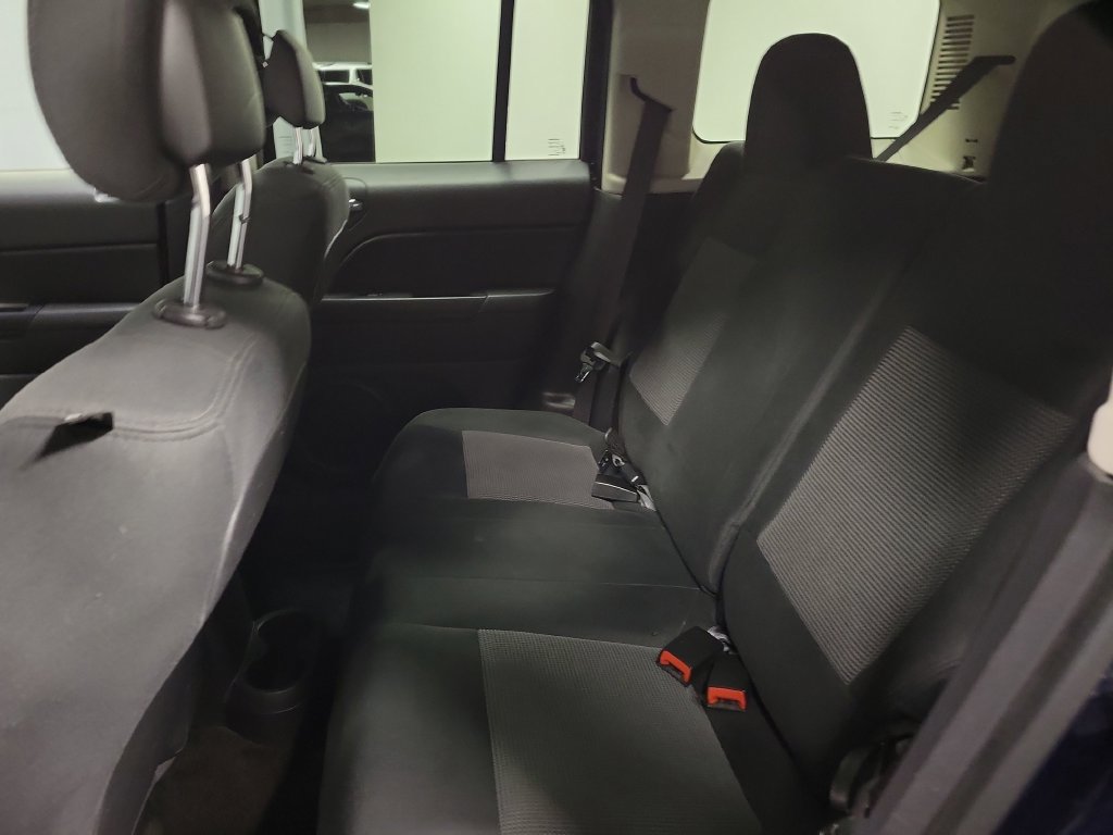 Used 2014 Jeep Patriot Latitude w/ Sun/Sound Group FWD image 28