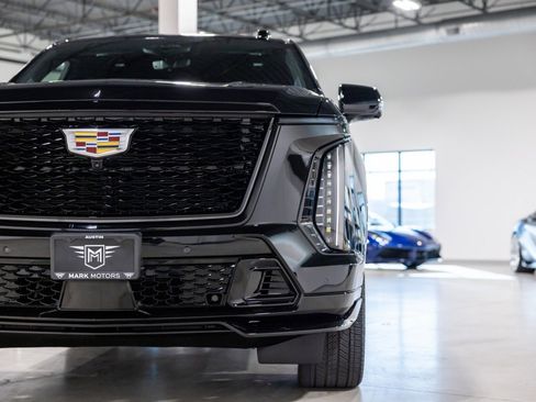 Used 2025 Cadillac Escalade V image 20