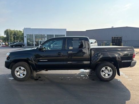 Used 2014 Toyota Tacoma 4x4 Double Cab w/ SR5 Package image 4