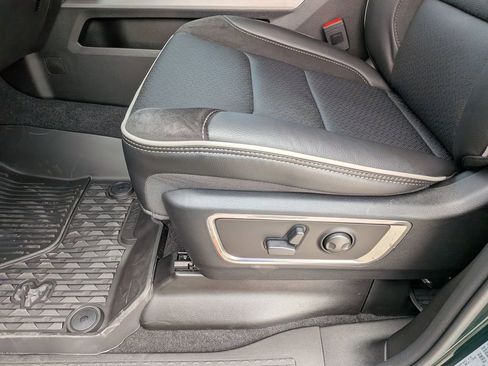 New 2026 RAM 1500 Laramie AWD/4WD image 14