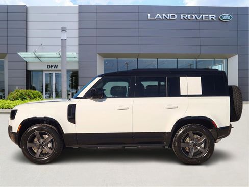 New 2026 Land Rover Defender 110 X-Dynamic SE image 3