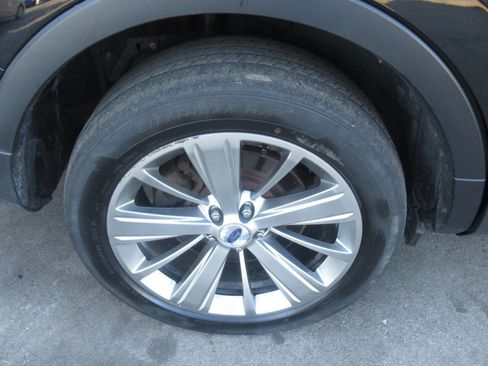 Used 2018 Ford Explorer Limited w/ Equipment Group 301A image 6