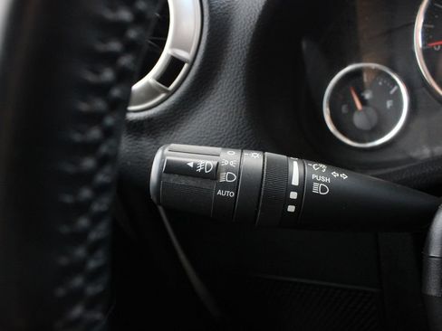 Used 2018 Jeep Wrangler Unlimited Sahara w/ Dual Top Group AWD/4WD image 8