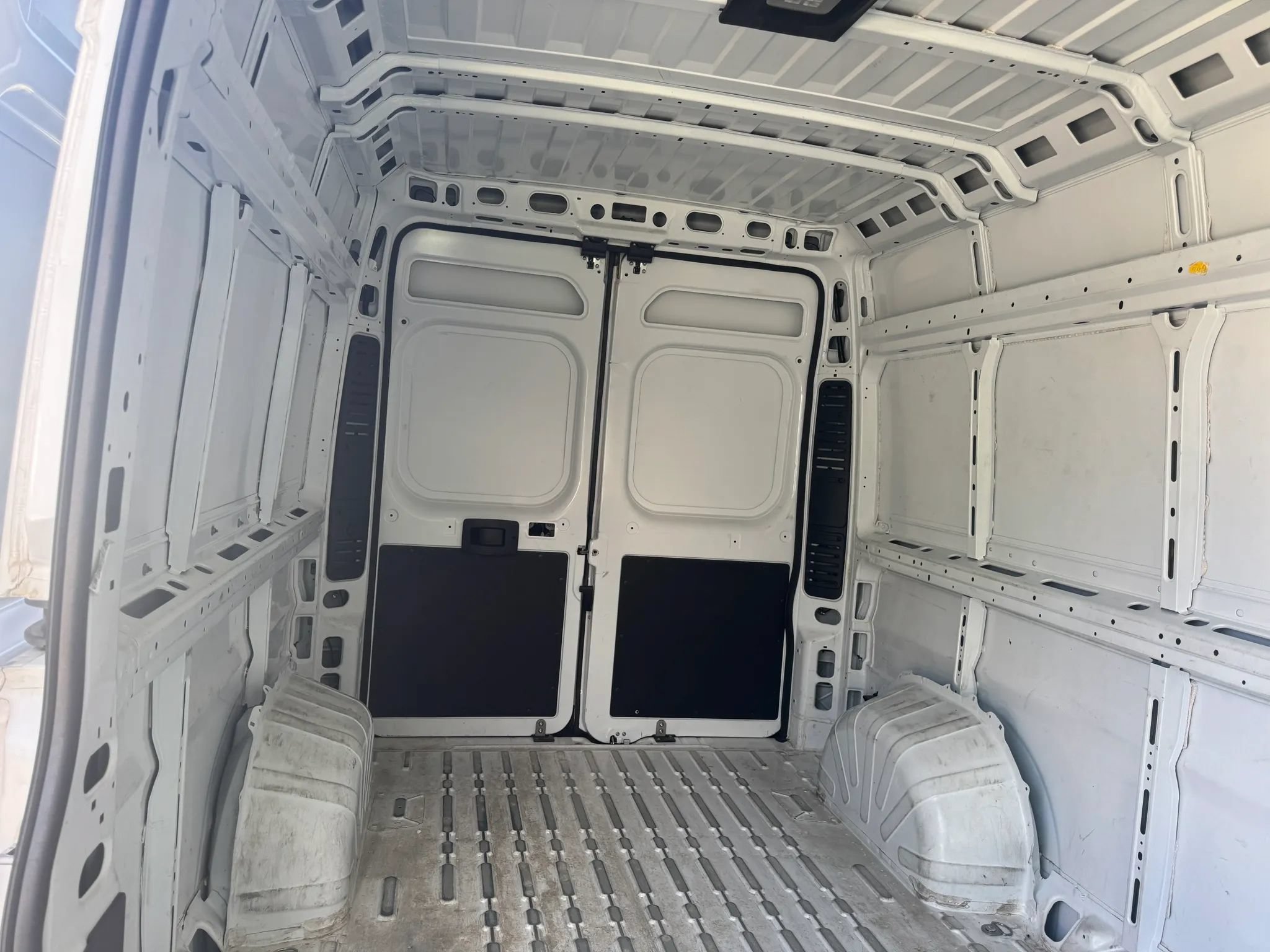 Used 2025 RAM ProMaster 2500 w/ Convenience Group FWD image 25
