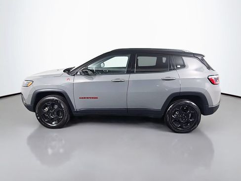 Used 2024 Jeep Compass Trailhawk AWD/4WD image 4