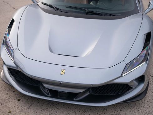 Used 2020 Ferrari F8 Tributo image 9