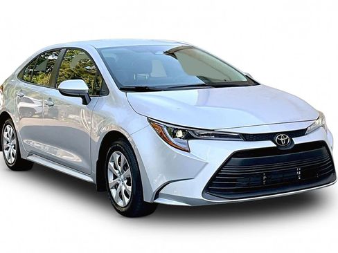 Certified 2026 Toyota Corolla LE FWD image 3