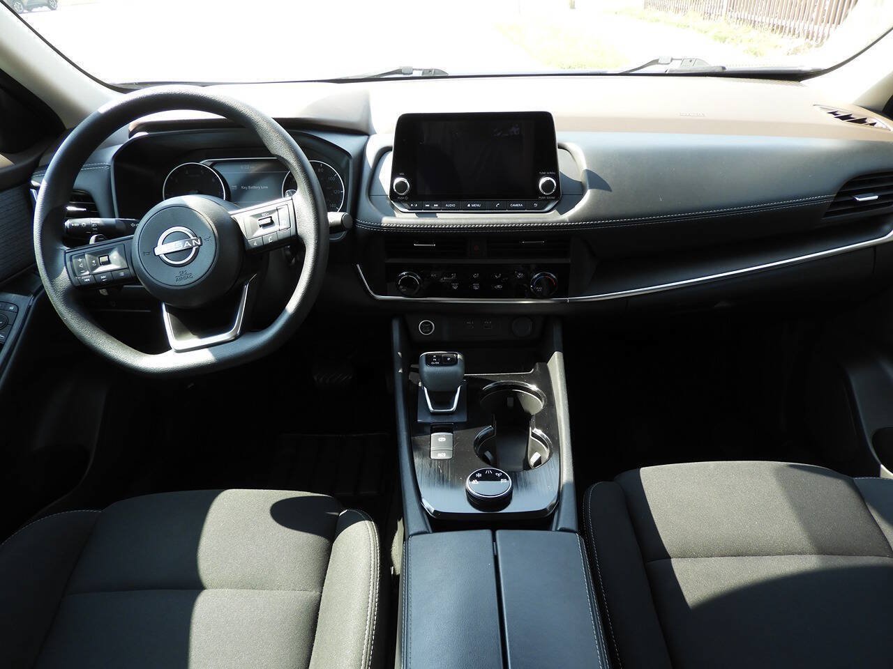 Used 2023 Nissan Rogue S AWD/4WD image 18