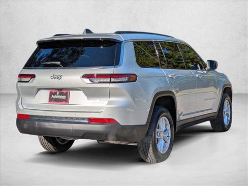 New 2025 Jeep Grand Cherokee L Laredo image 2
