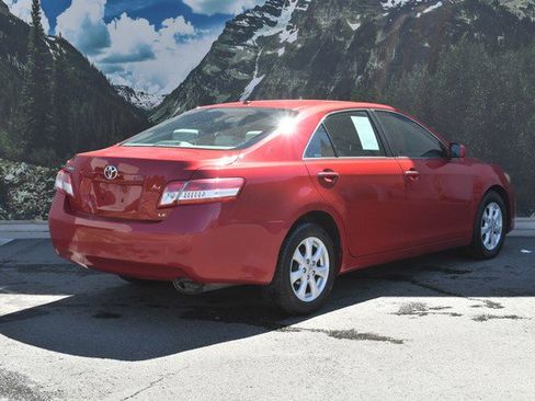 Used 2011 Toyota Camry LE w/ LE Extra-Value Pkg FWD image 3